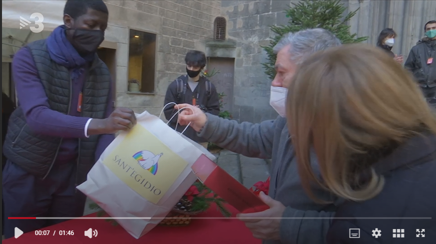 La Comunitat de Sant Egidi reparteix el dinar de Nadal en tàpers